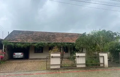 Casa com 3 quartos para alugar na Rua Bahia, 295, Padre Martinho Stein, Timbó