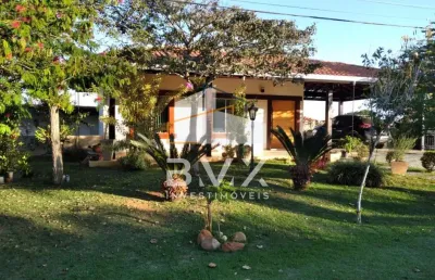 Casa de luxo em condomínio no portal do sabiá em araçoiaba da serra-sp: 3 quartos, 3 suítes, 4 salas, 5 banheiros, 5 vagas de garagem e 360m² de área.