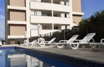 Apartamento 67m² com 3 dormitórios sendo 1 suíte com armários 2 vagas cobertas no horto florestal