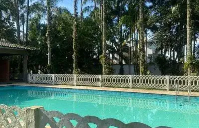 Casa junto com amplo terreno - área total de 5.942 metros quadrados - estradinha - paranaguá - pr