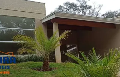 Casa contemporânea a venda em associação de moradores.