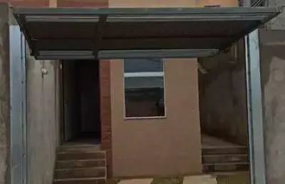 Casa em terra preta, modelo geminada, aceita financiamento.