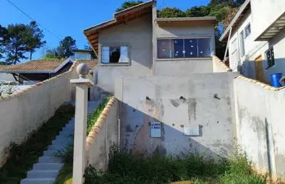 Sobrado em fase de acabamento em associação de moradores