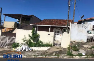 Casa à venda em terra preta  com ótima localização, escriturada.