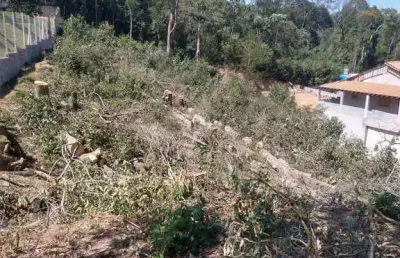 Terreno dentro de uma associação com 1.400 metros quadrados