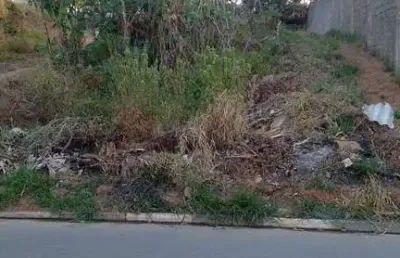 Terreno a venda com platô e projeto aprovado pela prefeitura.