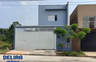 Casa à venda com 2 suítes apta a financiamento bancário.