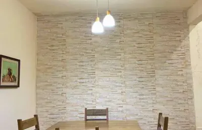 Encantadora casa térrea com 2 dormitórios: aconchego em cada cômodo