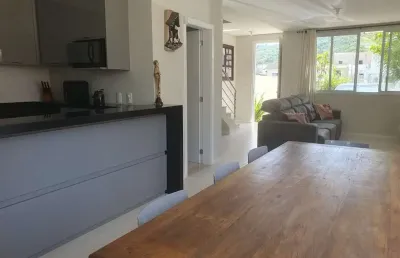 Casa com 3 quartos à venda na rua da sibipiruna, 68, cachoeira do bom jesus, florianópolis, 166 m2 por r$ 1.720.000