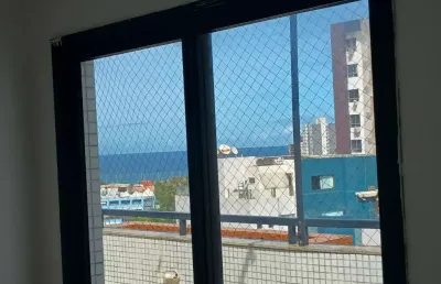 Cobertura com 2/4 e piscina. prontinha para viver na pituba e perto de tudo.