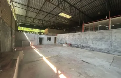 Barracão / Galpão / Depósito com 1 sala para alugar na Estrada do Catonho, 615, Jardim Sulacap, Rio de Janeiro