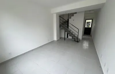 Vendo excelente casa duplex em condomínio com 2 quartos em vargem grande