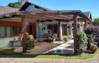 Casa residencial, plana, excelente posição solar, com aqueci.mento a gás em todos os cômodos.