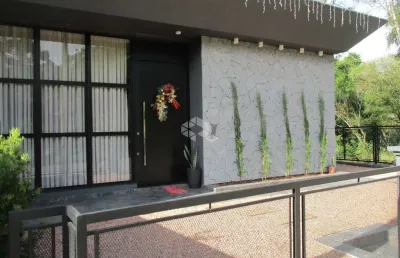 Casa estilo contemporâneo  no bairro linha imperial.