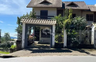 Sobrado com 2 quartos/dormitórios na av. germânia em nova petrópolis
