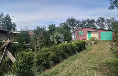 Casas de chalé e alvenaria em amplo terreno na linha olinda