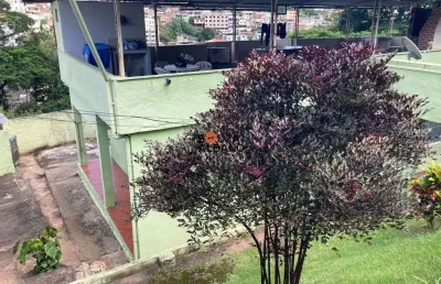 Casa com 5 quartos à venda na Rua Isabel Pierre Feital, 151, Grajaú, Juiz de Fora
