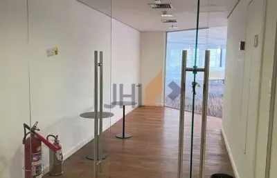 Conjunto comercial com 257 m² na a. faria lima para locação