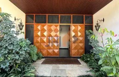 Casa com 4 quartos e 4 vgas no alto da boa vista para aluguel