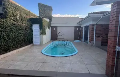 Casa à venda em são leopoldo - cristo rei, com churrasqueira, lareira e piscina