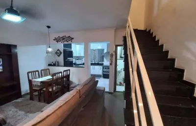 Lindíssimo sobrado com 03 dormitórios, sendo um com suíte!!!