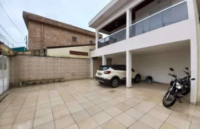 Lindo sobrado com 2 quartos, sendo 1 com suíte. cidade de praia