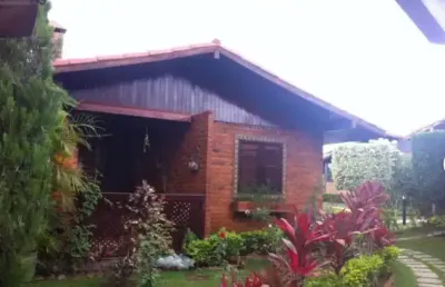 Linda casa em condomínio hotel resort gravatá à venda.
