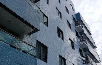 Apartamento em setúbal com 70m², 02 quartos com suíte.