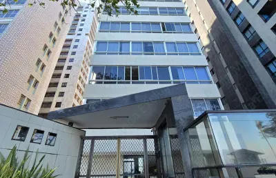 Cobertura à venda lindamente decorada na avenida boa viagem.