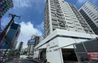 Vendo conjunto de salas comerciais com 105m² vista mar.