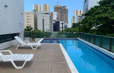 Apartamento em boa viagem 2 quartos, nascente e andar alto, próximo a praia de boa viagem.