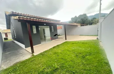 Casa espaçosa , com piscina, área gourmet e uma vista maravilhosa em maricá/rj