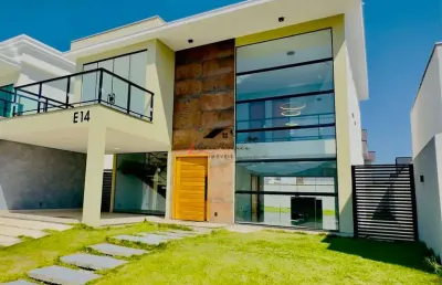 Casa alto padrão com 4 quartos no alphaville maricá/rj