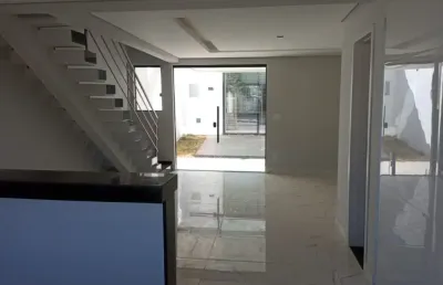 Casa à venda  duplex 115 m² de  área construída  3 quartos sendo 1 suíte, bairro santa amelia.