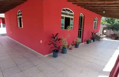 Excelente sitio com 2000 m2 com vista para a lagoa e pista do aeroporto