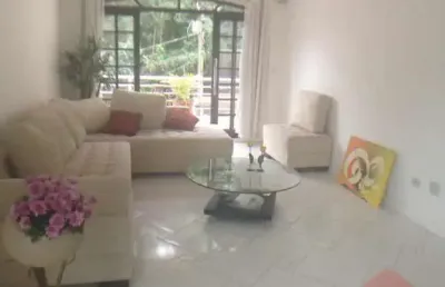 Sobrado à venda com 3 suítes no jardim santa rosa – aceita permuta por apartamento