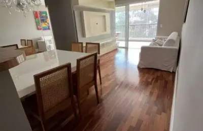 Apartamento de 3 dormitórios em condomínio de clube