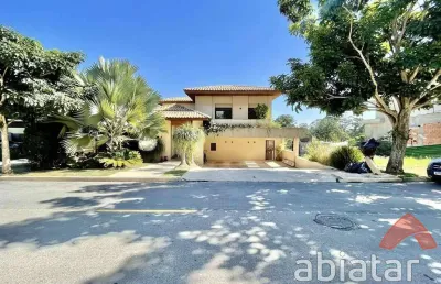 Casa de 610m² com 6 dormitórios com 2 vagas de garagem - moinho velho