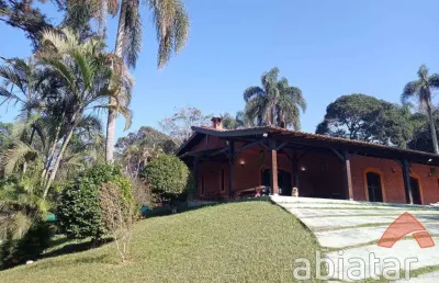 Casa de 700m² com 5 dormitórios ( 2 suítes ) e vaga para 6 carros - embu mirim