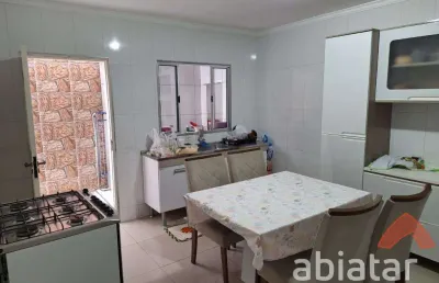 Casa com 2 quartos à venda na Rua Virgínia Plascidina da Conceição, Parque Pinheiros, Taboão da Serra