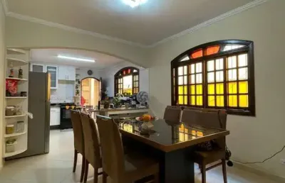 Casa com 3 quartos à venda na Rua Chile, Jardim América, Taboão da Serra