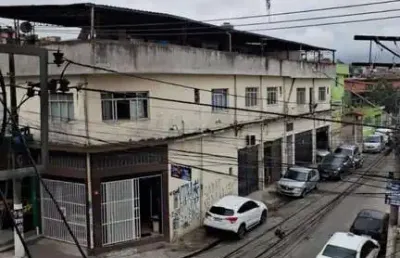 Sobrado de 3 dormitórios com vaga de garagem - jardim comercial