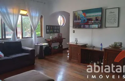 Casa térrea à venda com 267m² e 4 vagas – rua dos jasmins, taboão da serra