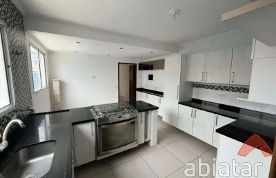 Casa à venda com 170m², 3 quartos e 2 vagas no jardim monte alegre - taboão da serra.