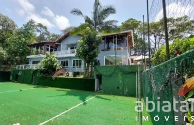 Casa ampla com 4 suítes no condomínio iolanda - taboão da serra