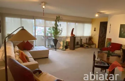 Apartamento 142m² | 3 dorms (1 suíte) | 2 vagas | varanda |