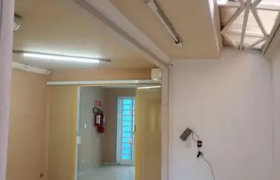 Ponto comercial para locação com estrutura pronta e salas amplas