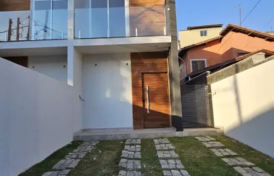 Casa nova em condomínios fechado com 3 dormitórios, suite, área gourmet com churrasqueira e muito mais!