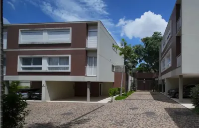 Casa triplex em condomínio fechado no morumbi com 334 m2 de área privativa