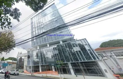 Prédio 4.018m² e 10 banheiros.  excelente localização, entre as ruas paulino camasmie, manuel da nobrega e rodolfo troppmair.